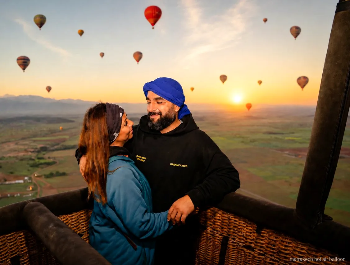 Compartmentalized hot air balloon basket used for the Marrakech comfort flight