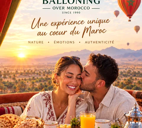 Ontbijt geserveerd aan boord van een privé ballonvaart in Marrakech